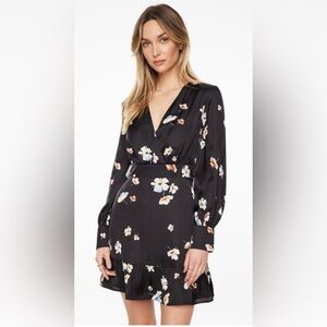 Dynamite Lyra long sleeve dress